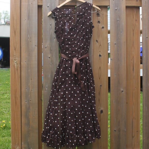 50s Style Polka Dot Dress Brown and White Size Small BNWT - Picture 2 of 6